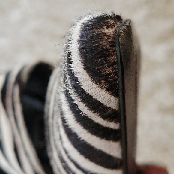 Trina Turk Malibu Calf Hair Cut Out Pump Heels 9 - Picture 14 of 16